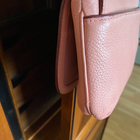 Authen COACH Leather Crossbody Bag. Flap w/Turn Lock Closure. Pink. Excel Cond'n - Picture 5 of 16